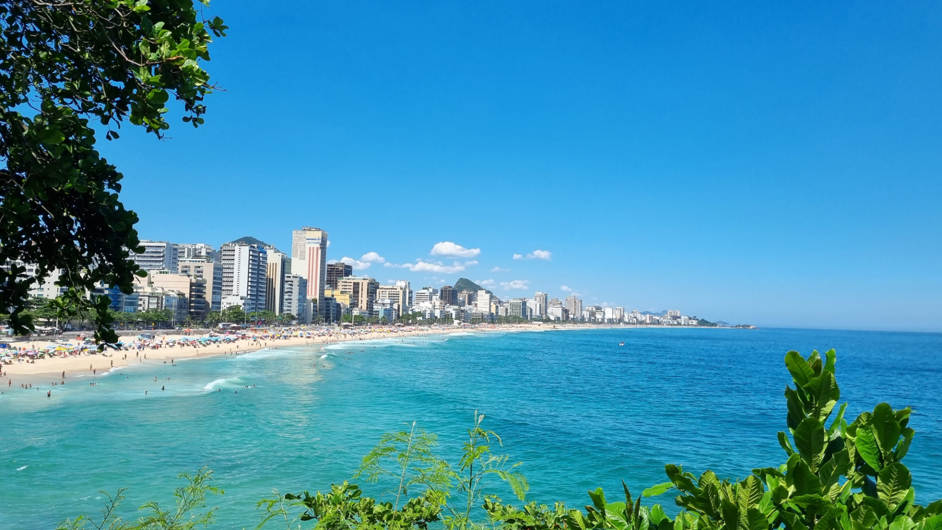 Praia de Ipanema vista do Arpoador